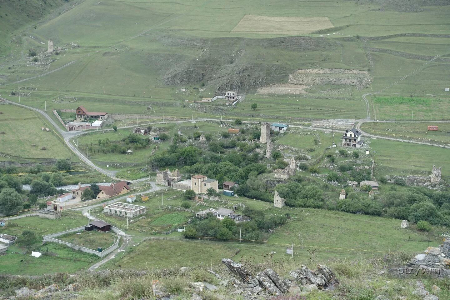 Аланский дворик уч1 село дзуарикау фото Северная Осетия. Куртатинское ущелье. Верхний Фиагдон. Country House Asta Villag