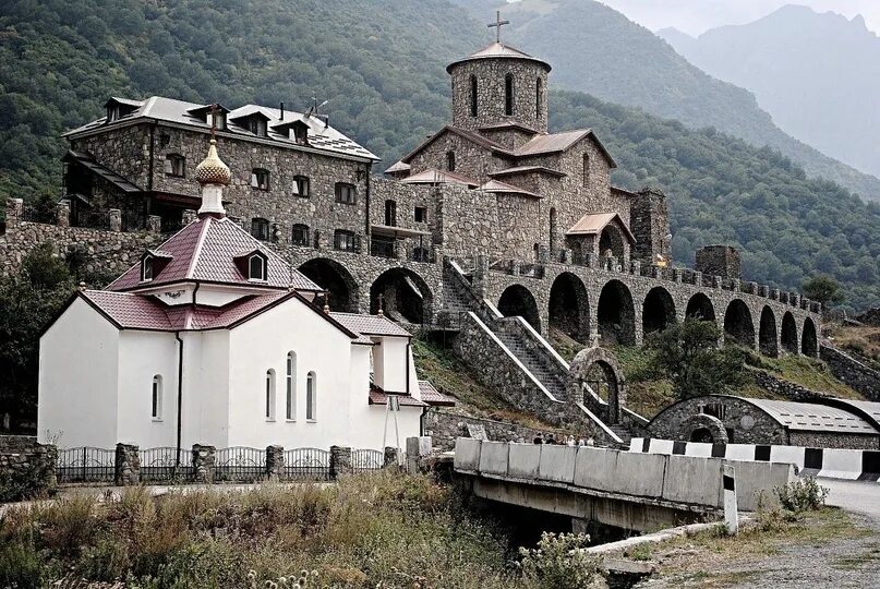 Аланский успенский монастырь фото Северная Осетия. Аланский Успенский монастырь. Если двигаться из Верхнего Фиагдо