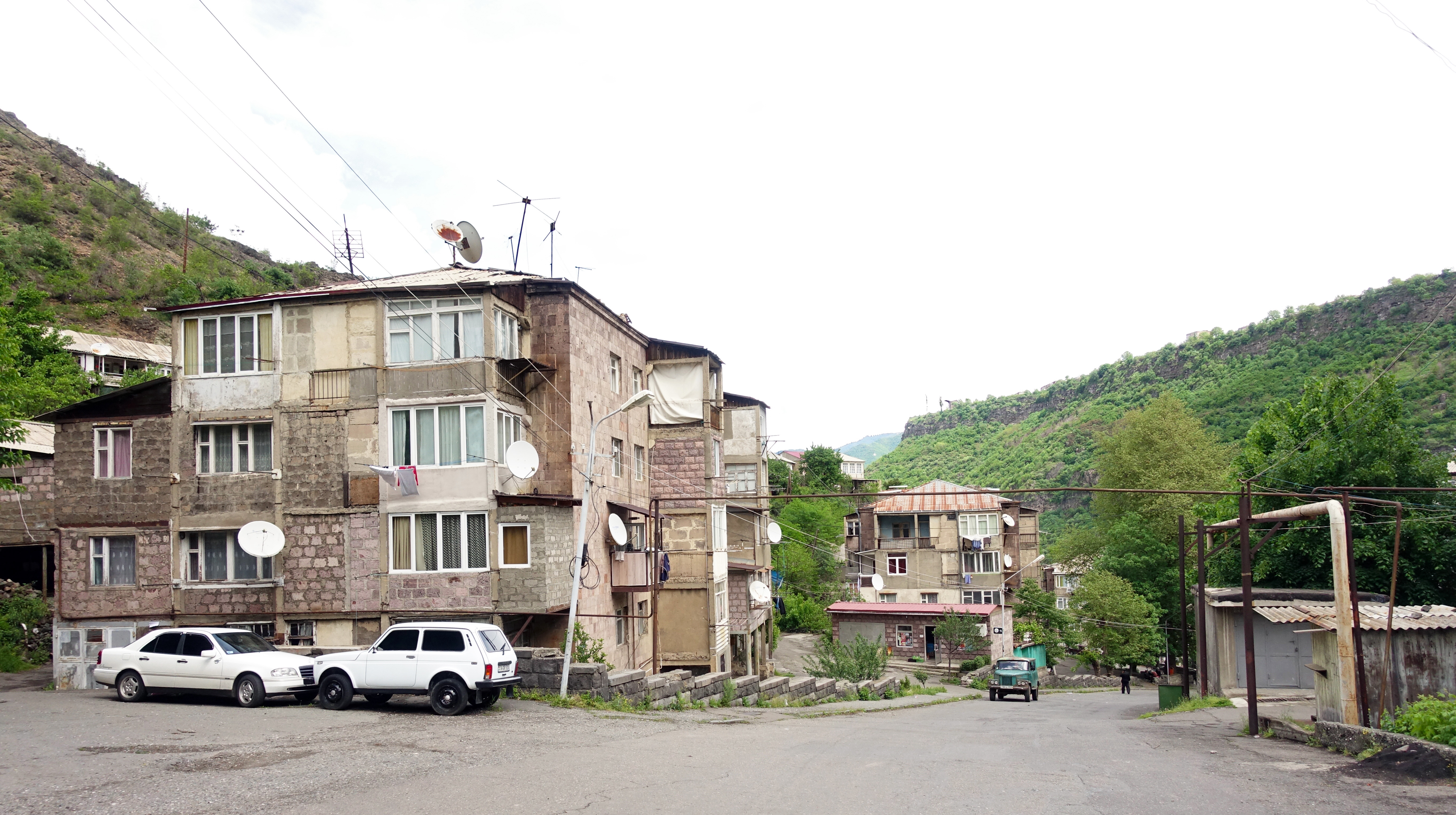 Алаверды ул ленина 14 фото File:Alaverdi - Jravazani Street.jpg - Wikimedia Commons