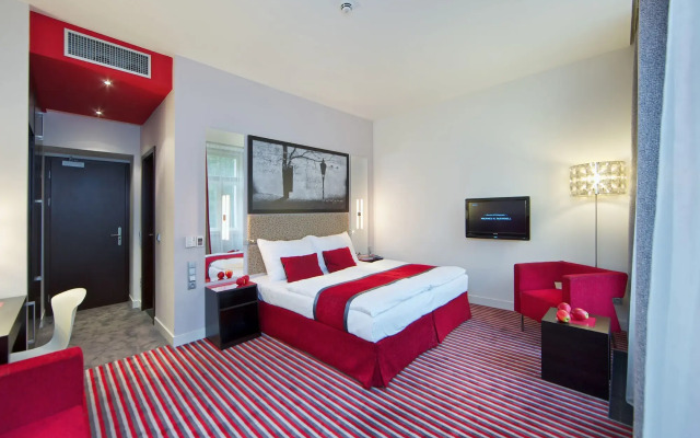 Алая отель фото Red and Blue Design Hotel Prague 4* в Праге 9 отзывов об отеле, цены и фото номе