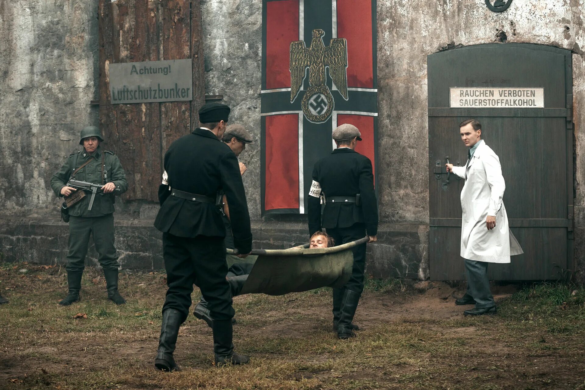 Алекс лютый актеры и роли фото Фото: Алекс Лютый / Кадр со съемок сериала "Алекс Лютый" (2019) #3736727