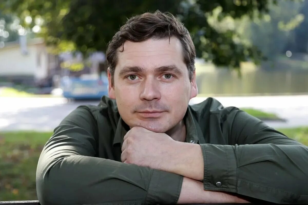 Александр актер биография фото Бес в ребро: Наличие детей не спасает 20-летний брак от развода Аполлинария Кири