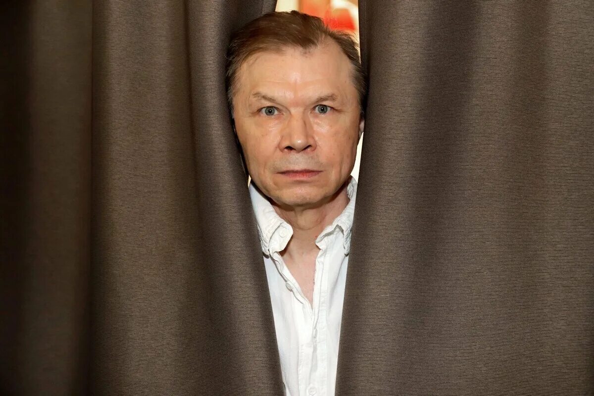 Александр баширов фото Две жены, скандальные выходки и роли негодяев: как живёт звезда "Ассы" Александр