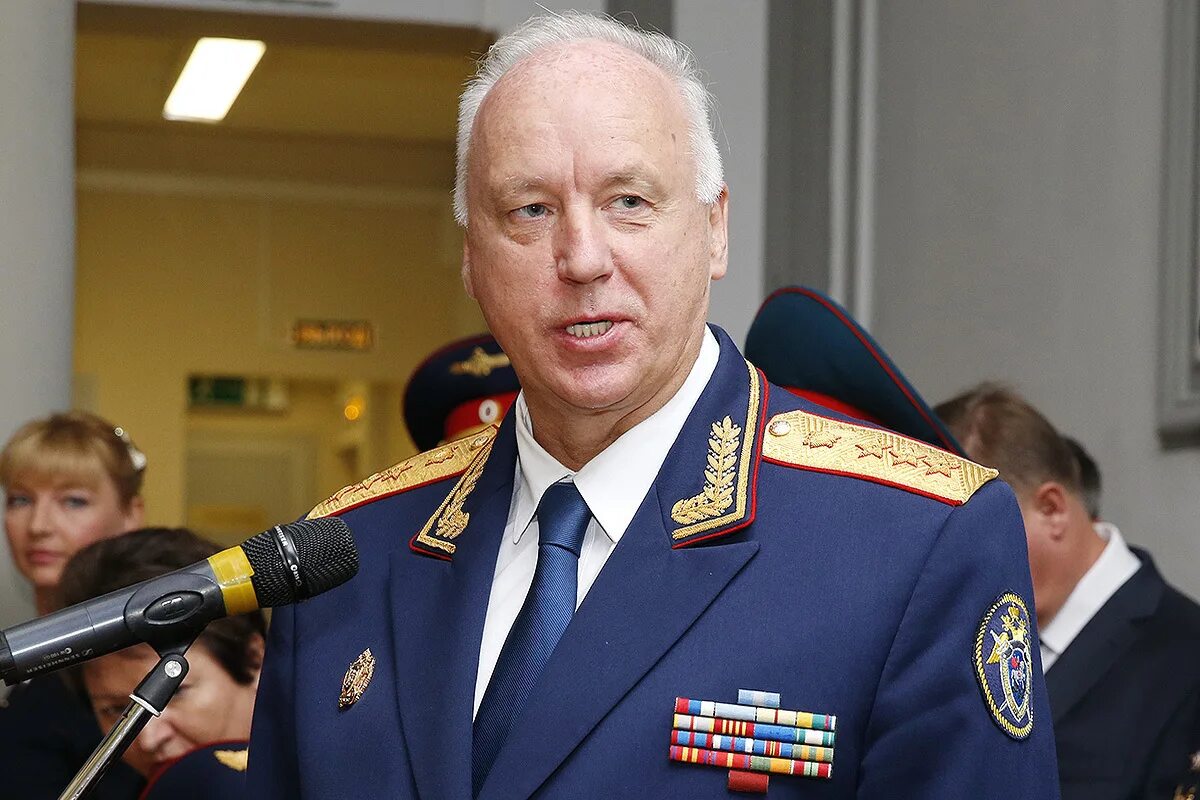 Александр бастрыкин фото Председатель СК Александр Бастрыкин призвал подчиненных следоватьпримеру костром