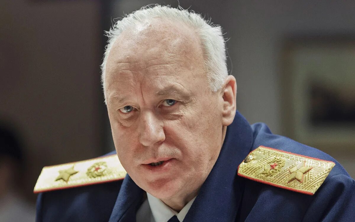 Александр бастрыкин фото Бастрыкин поставил на контроль дело об убийстве школьника в Махачкале - РБК