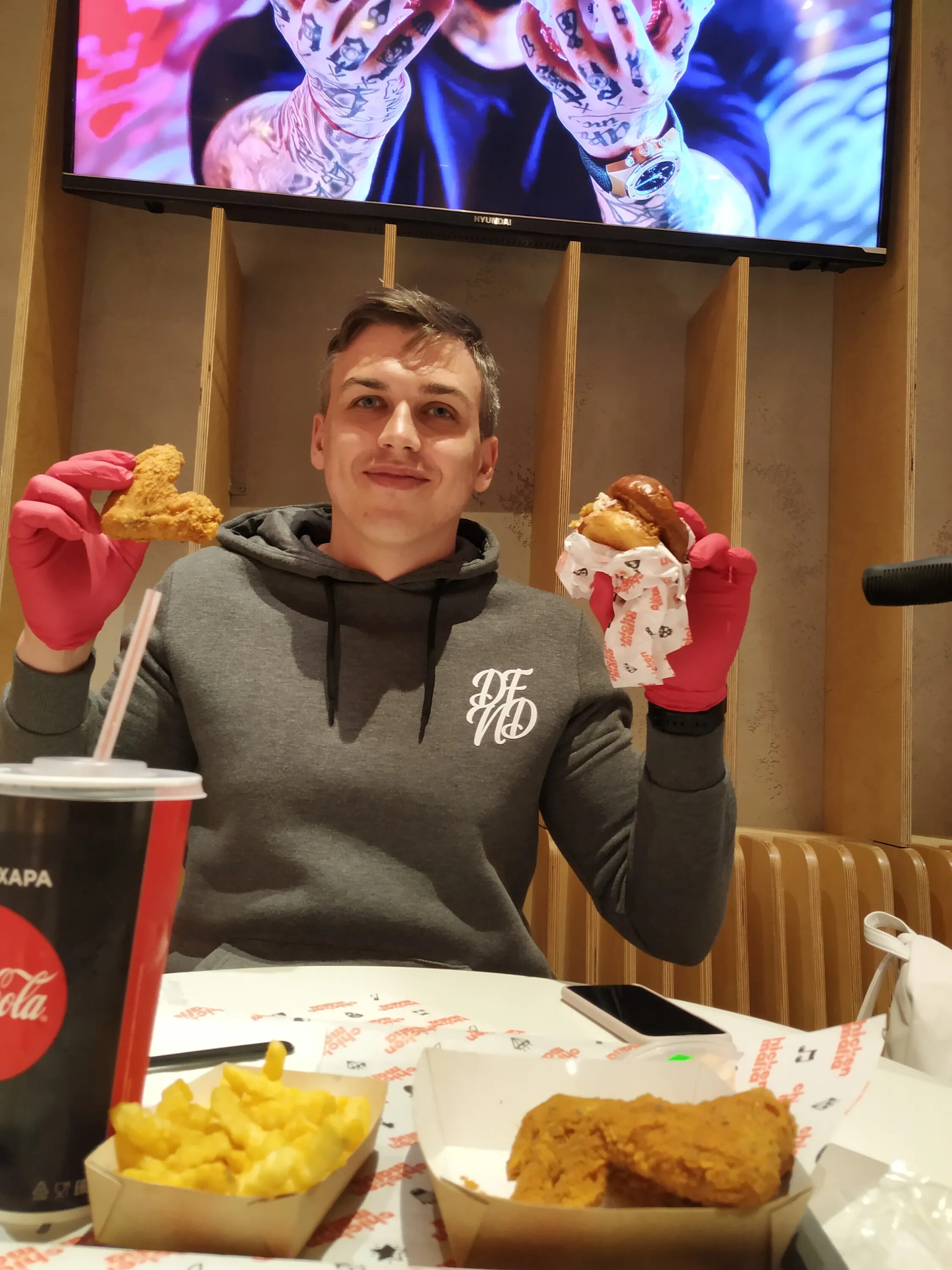 Александр бриганов чикен кари фото Permanently closed: Chicken Mafia, restaurant, Москва, Большая Дорогомиловская у