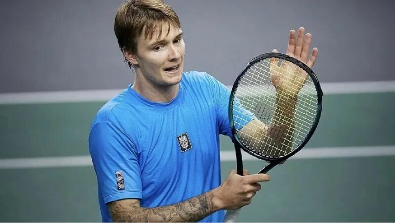 Александр бублик фото Александр Бублик уступил в финале теннисного турнира во Франции