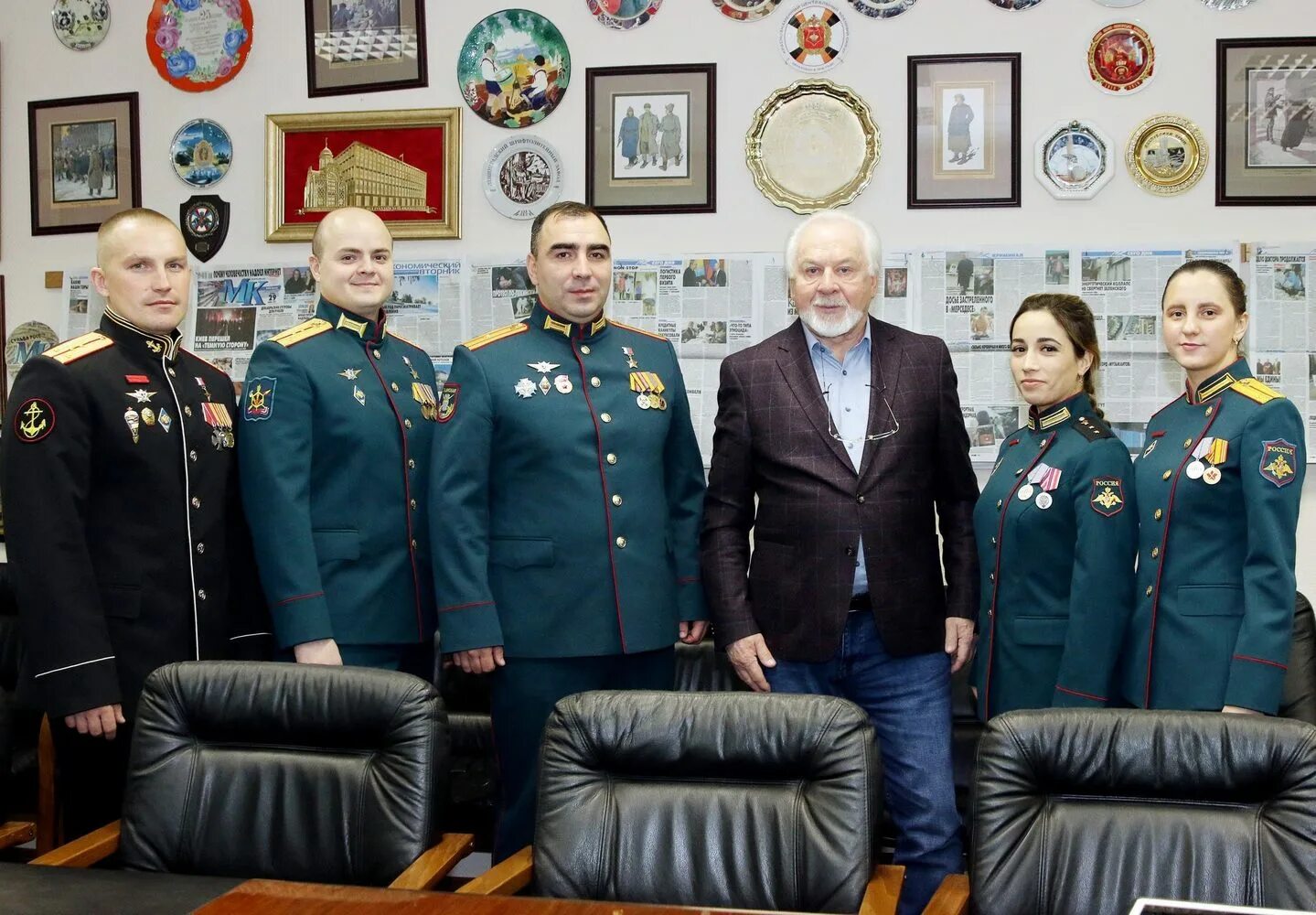 Александр данилов герой россии фото Герои России в "МК" рассказали о соцпроблемах: кадры визита участников СВО