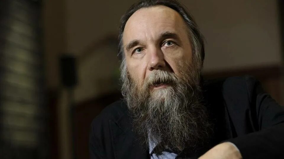 Александр дугин фото Дугин призвал интернировать российских либералов в лагеря