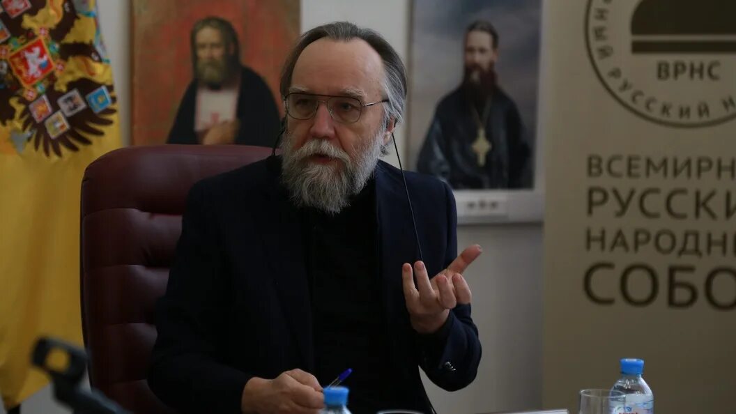 Александр дугин фото Дугин предложил Шойгу поступить по-мужски и спасти Россию