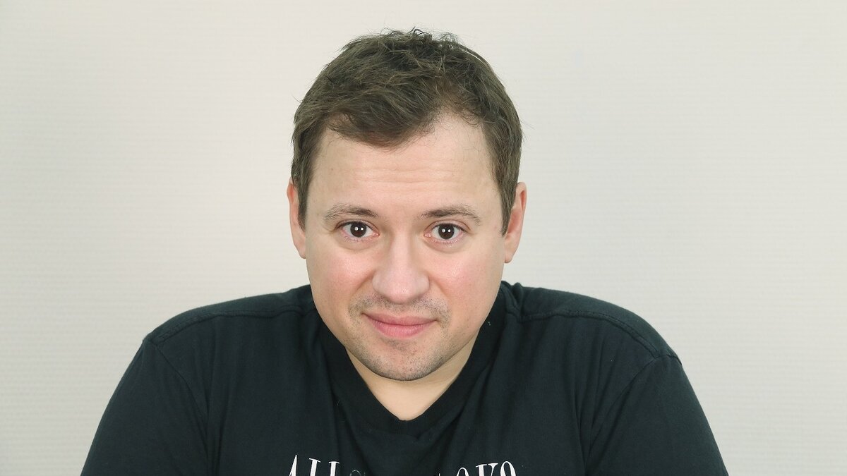 Александр гайдулян фото Униженный Андрей Гайдулян со стулом и криками набросился на звезду Comedy Club K
