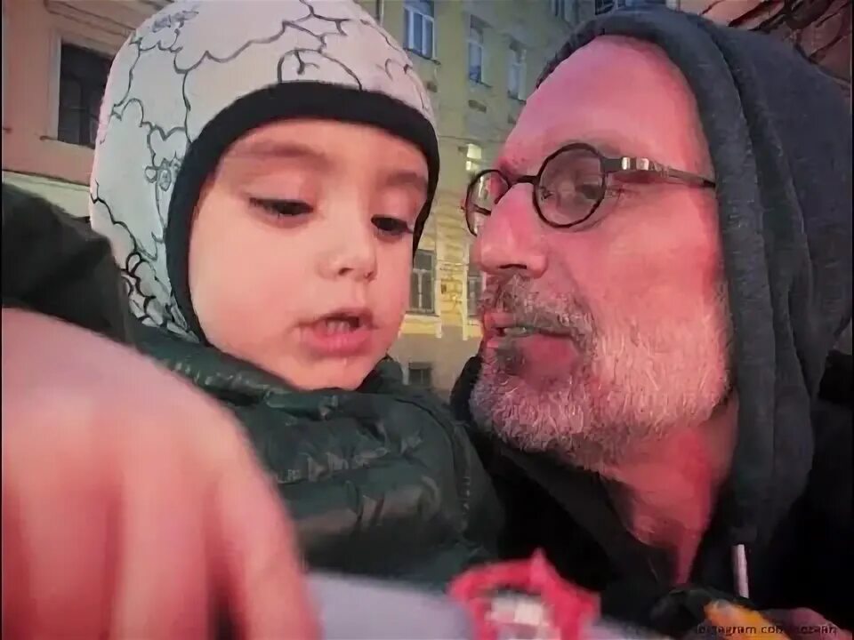 Александр гордон дети фото "Папа, не уходи!" - Александр Гордон ОТРЕКСЯ от 7-летней дочери! - YouTube