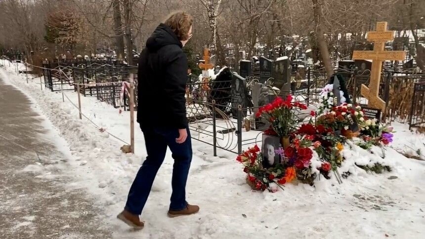 Александр градский могила фото Видео: Двойник Градского замечен у могилы мэтра в годовщину его смерти Пятый кан