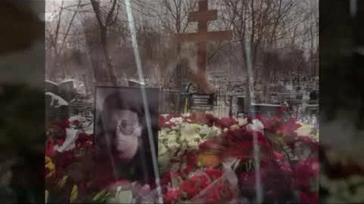 Александр градский могила фото Смотрите видео "Похороны Градского. Александр Градский. могила Александра Градск