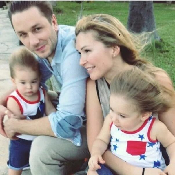 Александр константинов актер биография личная жизнь фото Александр Константинов с женой и детьми. Фотография из альбома Семейный альбом 2