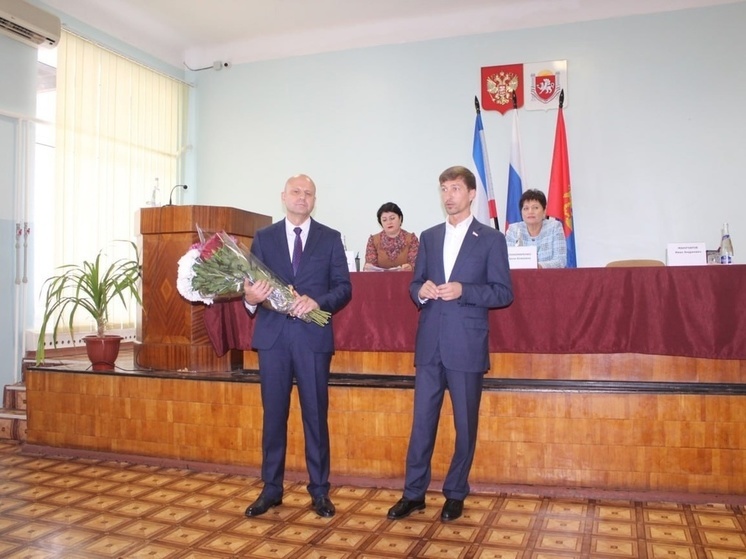 Александр крым фото Главой администрации Советского района Крыма избран Александр Харламов - МК Крым
