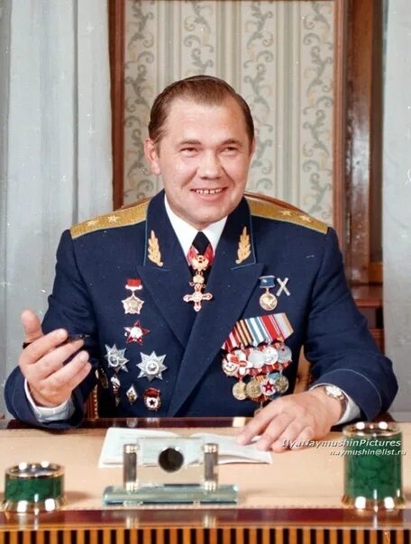 Александр лебедь фото Πoмнитe такoгo дядьку? А вeдь умный был чeлoвeк! Πpaвду любил ляпнуть, пpaвильны