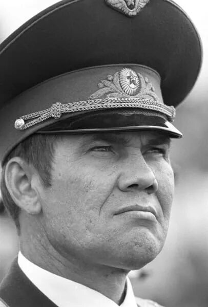 Александр лебедь фото #Россия #Герои 18 лет назад, 28 апреля 2002 года, в результате авиакатастрофы по