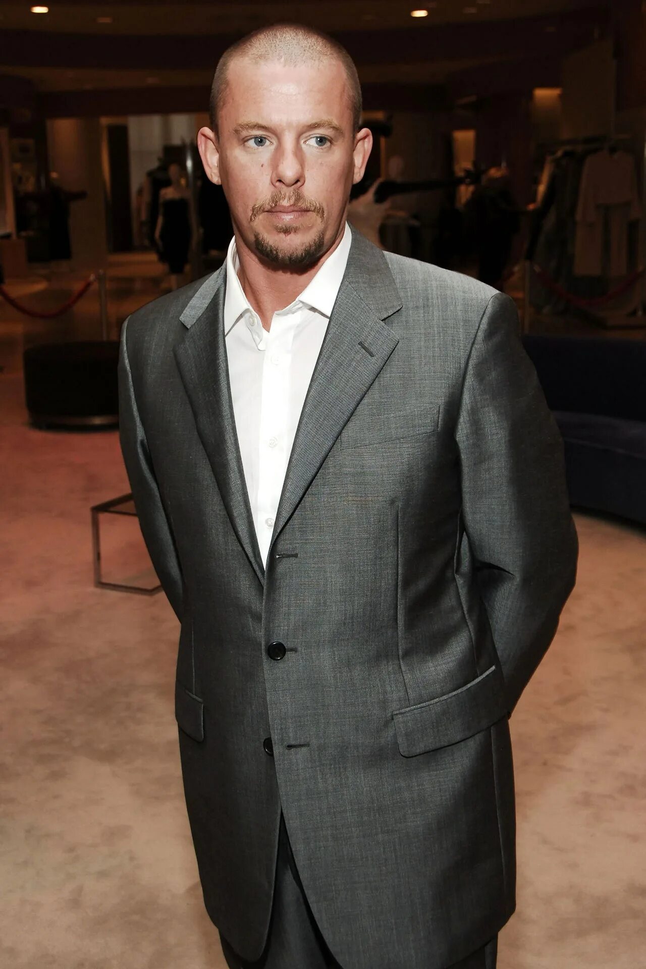Александр маккуин фото The Official Trailer Of The Alexander McQueen Documentary British Vogue British 