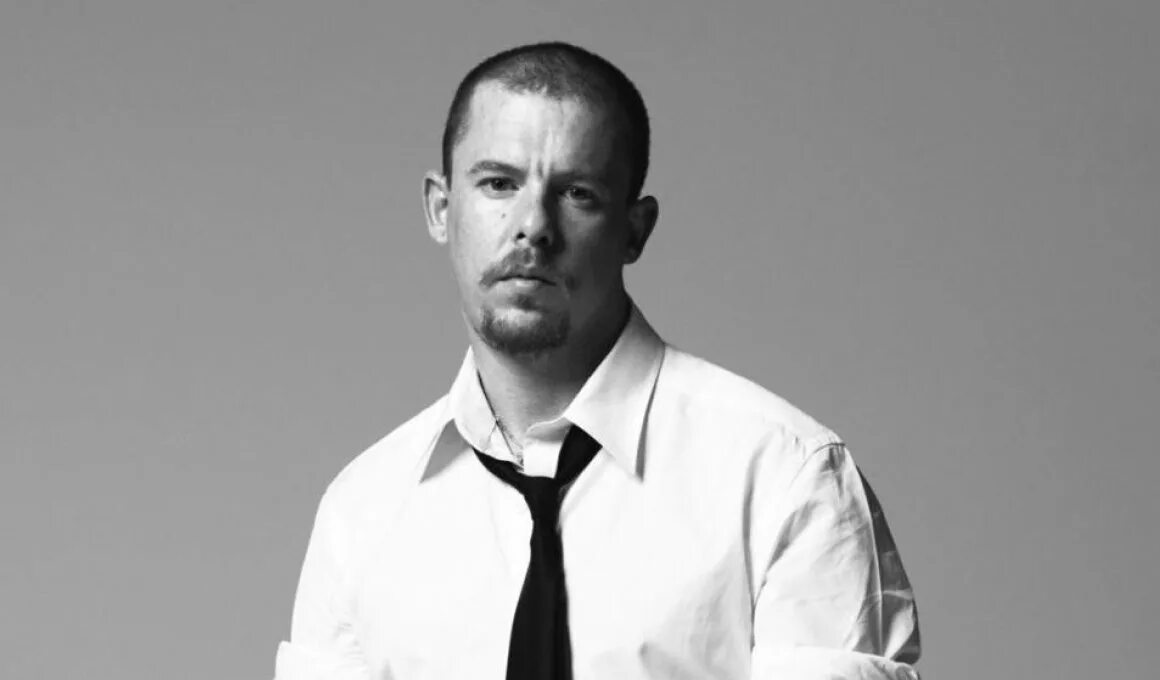 Александр маккуин фото McQueen Περιοδικό Move It