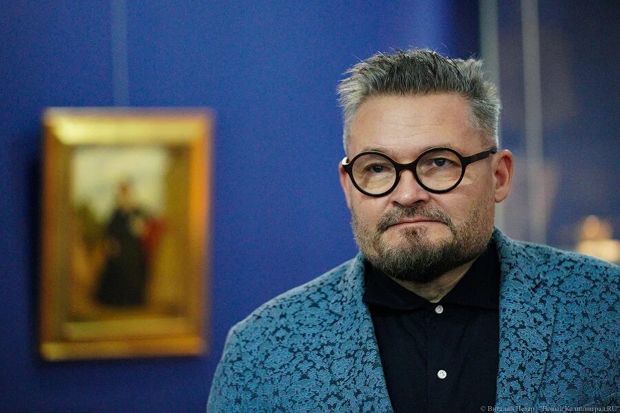 Александр васильев фото Историк моды Александр Васильев уехал из России