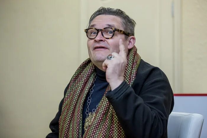 Александр васильев фото А.Васильев про возвращение певиц на ТВ: "Лорак написала письмо, покаялась, амери