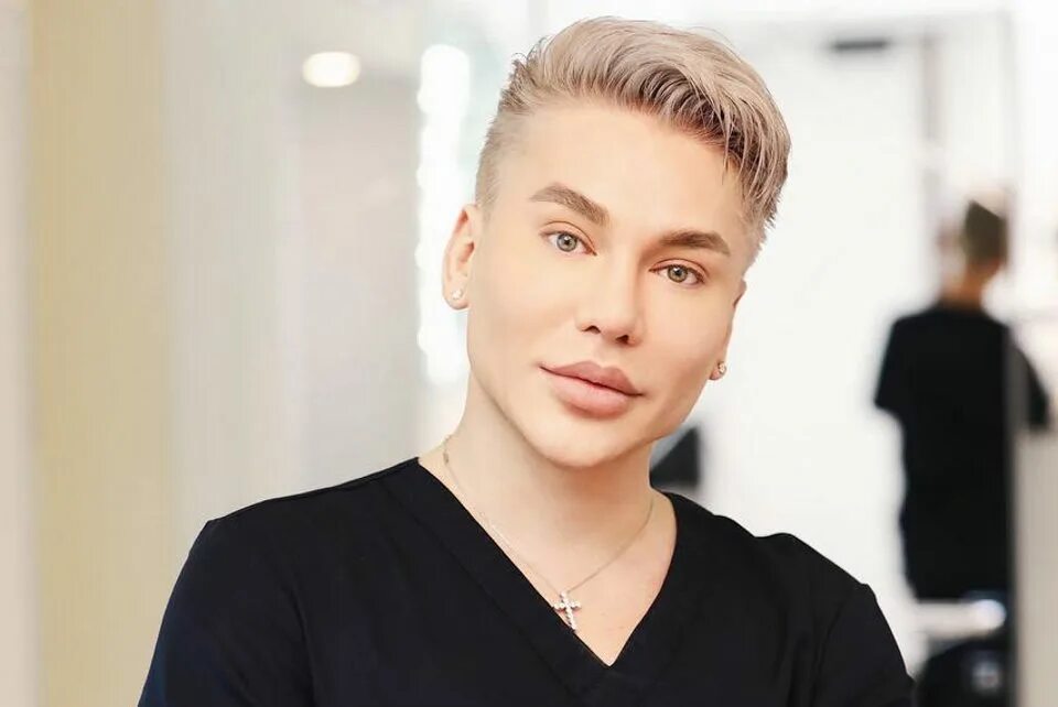 Александр вдовин пластический хирург фото Пластический хирург Александр Вдовин: как избавиться от носогубных складок GVL C