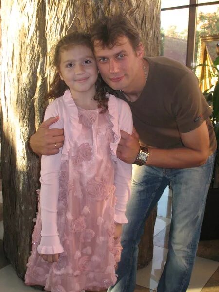 Александр волков актер дети фото Фото 2941846. Обручальное кольцо. С друзьями-коллегами. Фотоальбом участника Fil