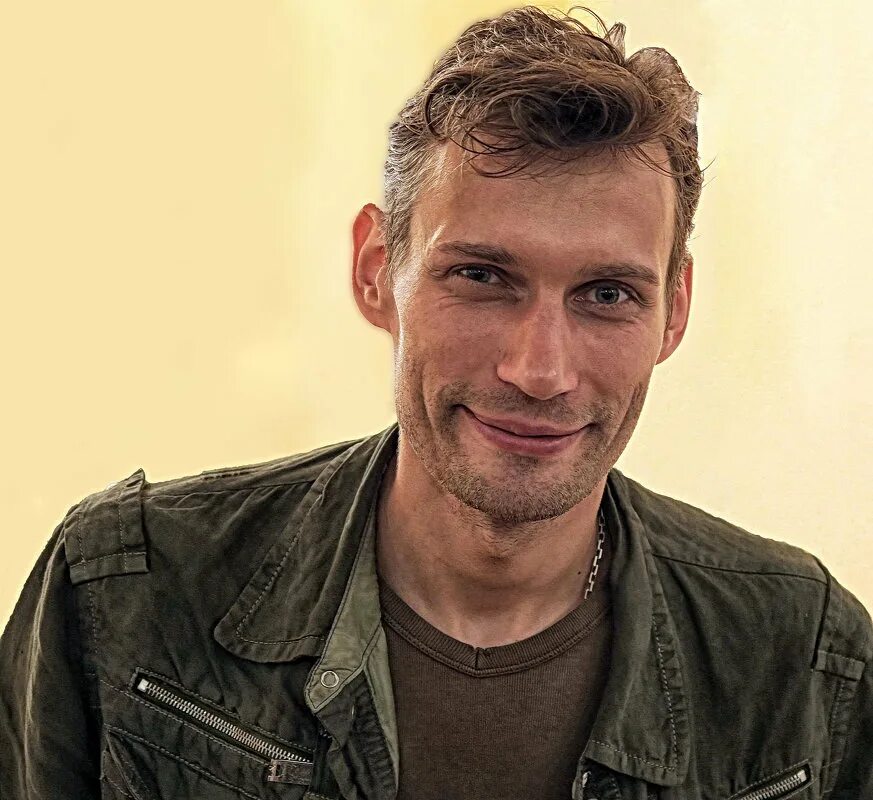 Александр волков актер дети фото Александр Волков из "Возвращения Мухтара" и его любимая женщина Rustars.TV Дзен