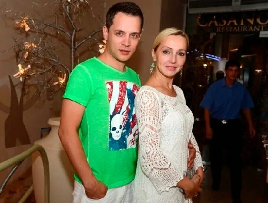 Александр волохов жена фото Александр Асташёнок младше своей жены на 13 лет и счастлив. Звёздный час Дзен