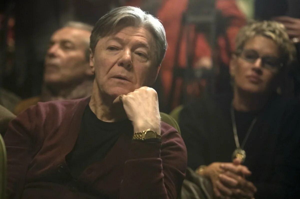Александр збруев 2024 фото Ленком": Александр Збруев чувствует себя нормально Аргументы и Факты