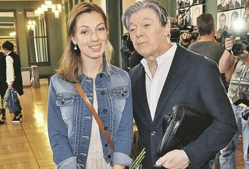 Александр збруев дети и жены фото Александр Збруев впервые стал дедушкой в 85 лет Актуальные интересные новости Дз
