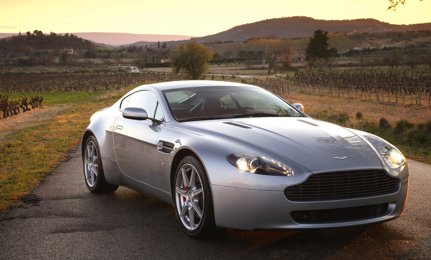 Качественное фото автомобилей Worth a shot? Five sports cars now on-sale for less than R1m - revRebel