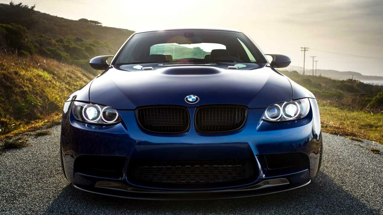 Качественные фото бмв Картина на холсте 60x110 Альянс Лес "Bmw e92 тень синий передок" на подрамнике /