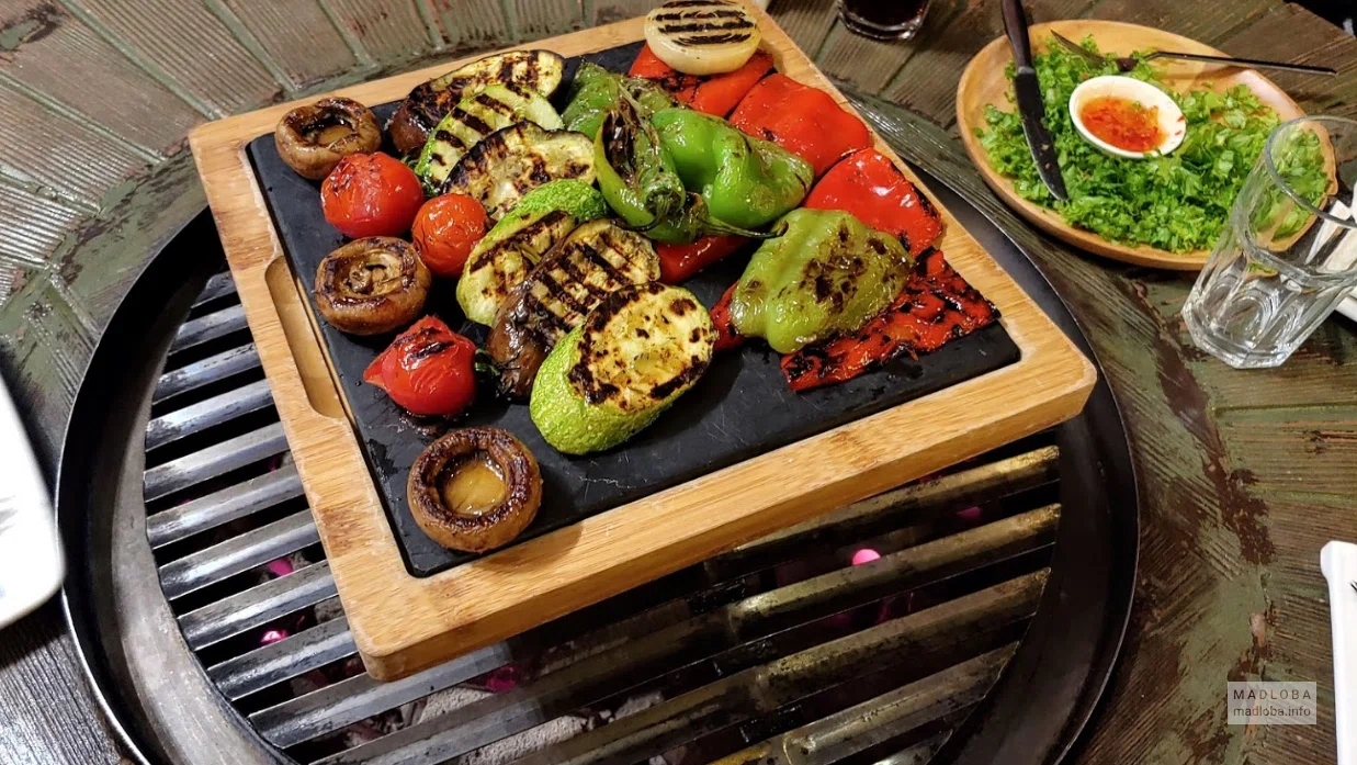 Кафе батуми фото Grill Town restaurant in Batumi. Grill and barbecue for gourmets. Reviews, addre