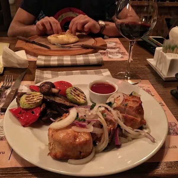 Кафе еда воинов интернационалистов фото Photos at Georgian's - Caucasian Restaurant in Санкт-Петербург