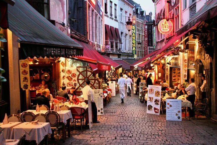 Кафе европы фото BELGIUM - BRUSSELS - RUE DES BOUCHERS. Cheap european cities, Brussels travel, B