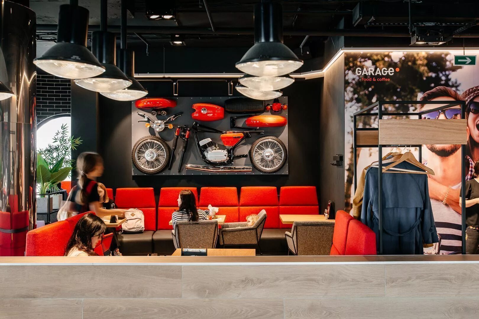 Кафе гараж фото Кафе GARAGE Немига освещение компанией ООО Светответ
