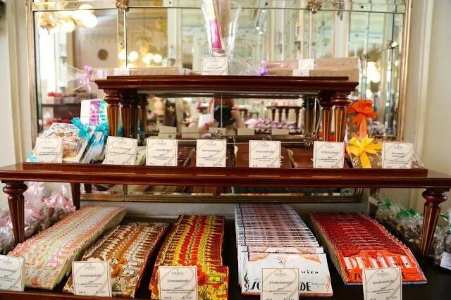 Кафе кондитерская demel кольмаркт 14 вена фото Top ten Viennese coffee houses plus a grandmas cafe Vienna cafe, House, Coffee s