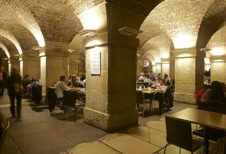 Кафе крипта фото Cafe in the Crypt of St. Martin in the Fields church in Trafalgar Square.