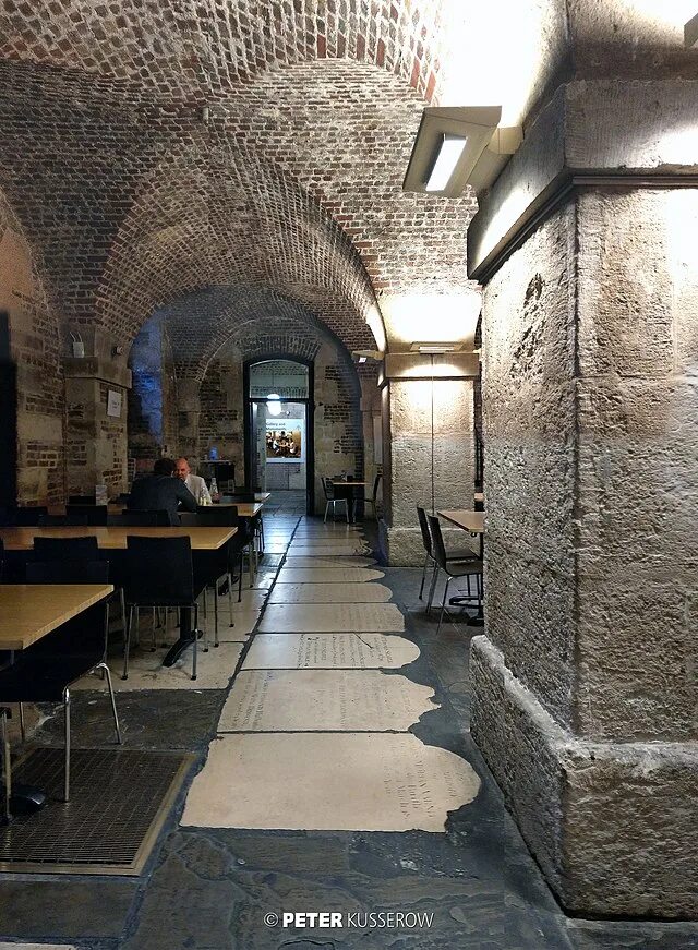 Кафе крипта фото File:Café Crypt.jpg - Wikimedia Commons