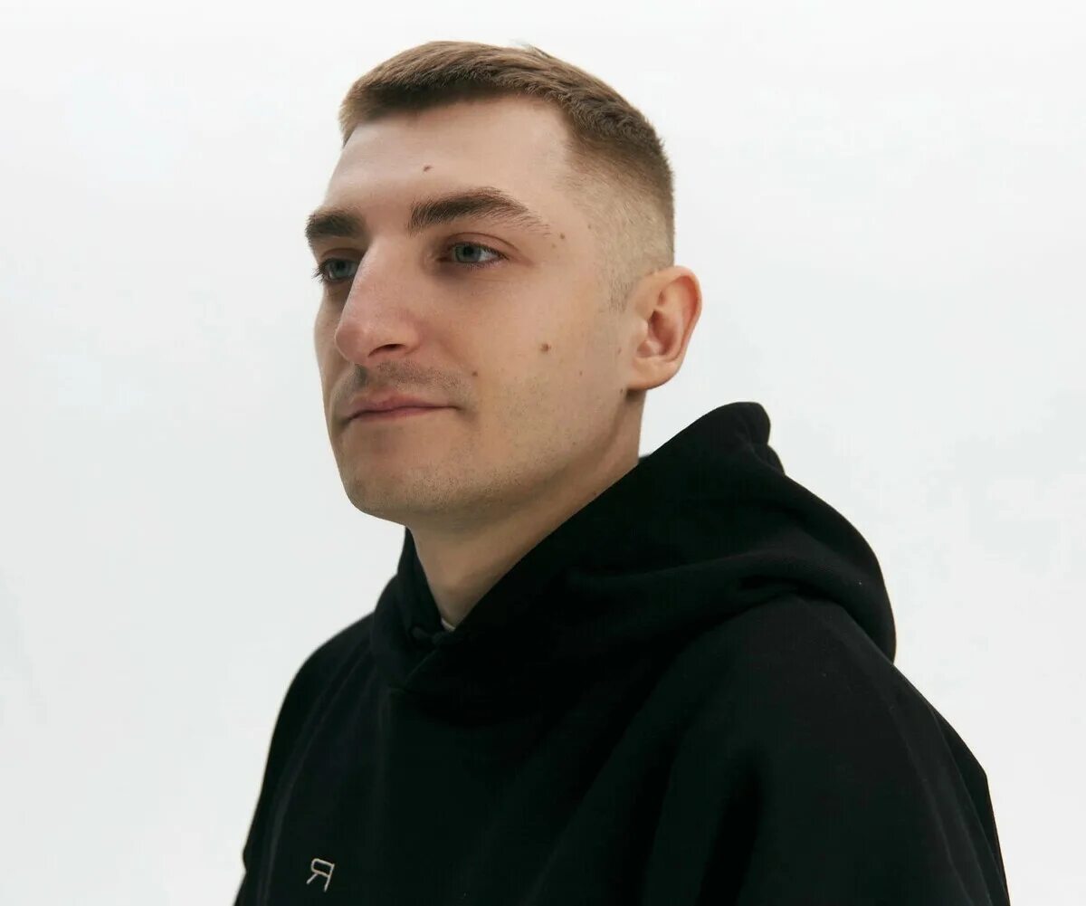 Канги певец фото Песни "Эйя, Вали, Много проблем, Жить не запретишь, Просто услышь меня, Возьми. 