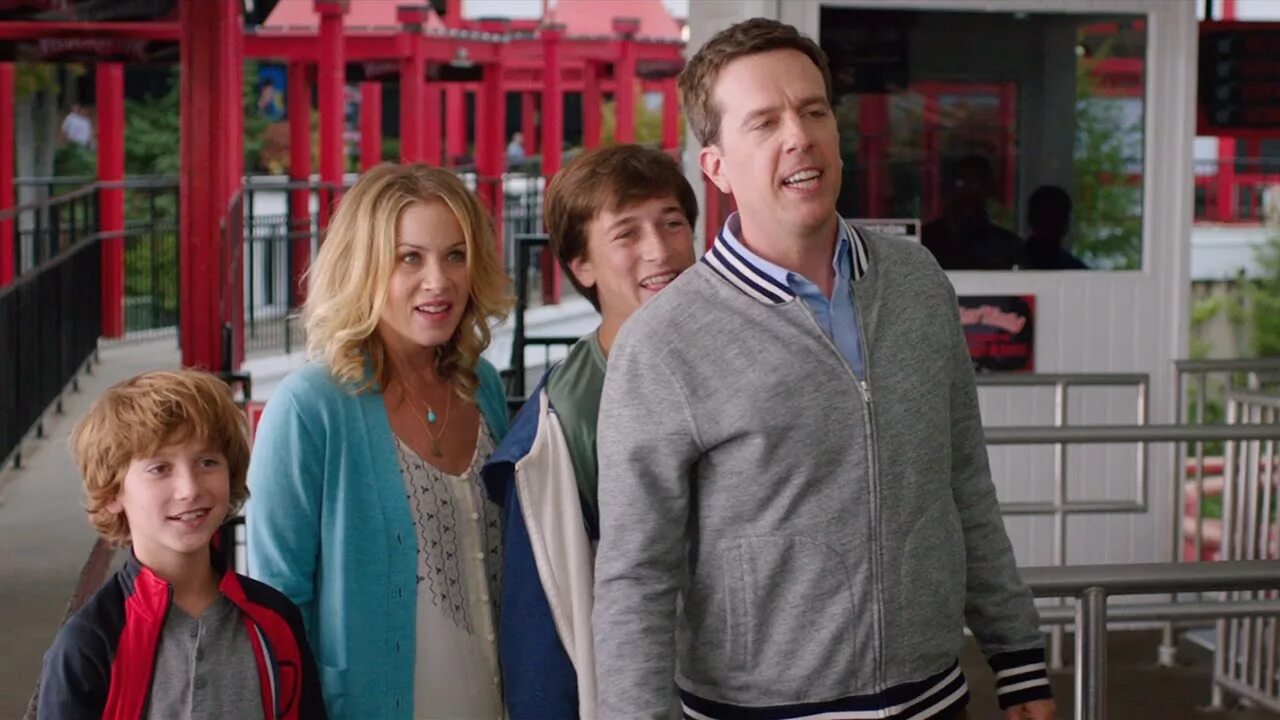Каникулы фильм актеры и роли фото Vacation - Meet the Griswolds Trailer HD - YouTube