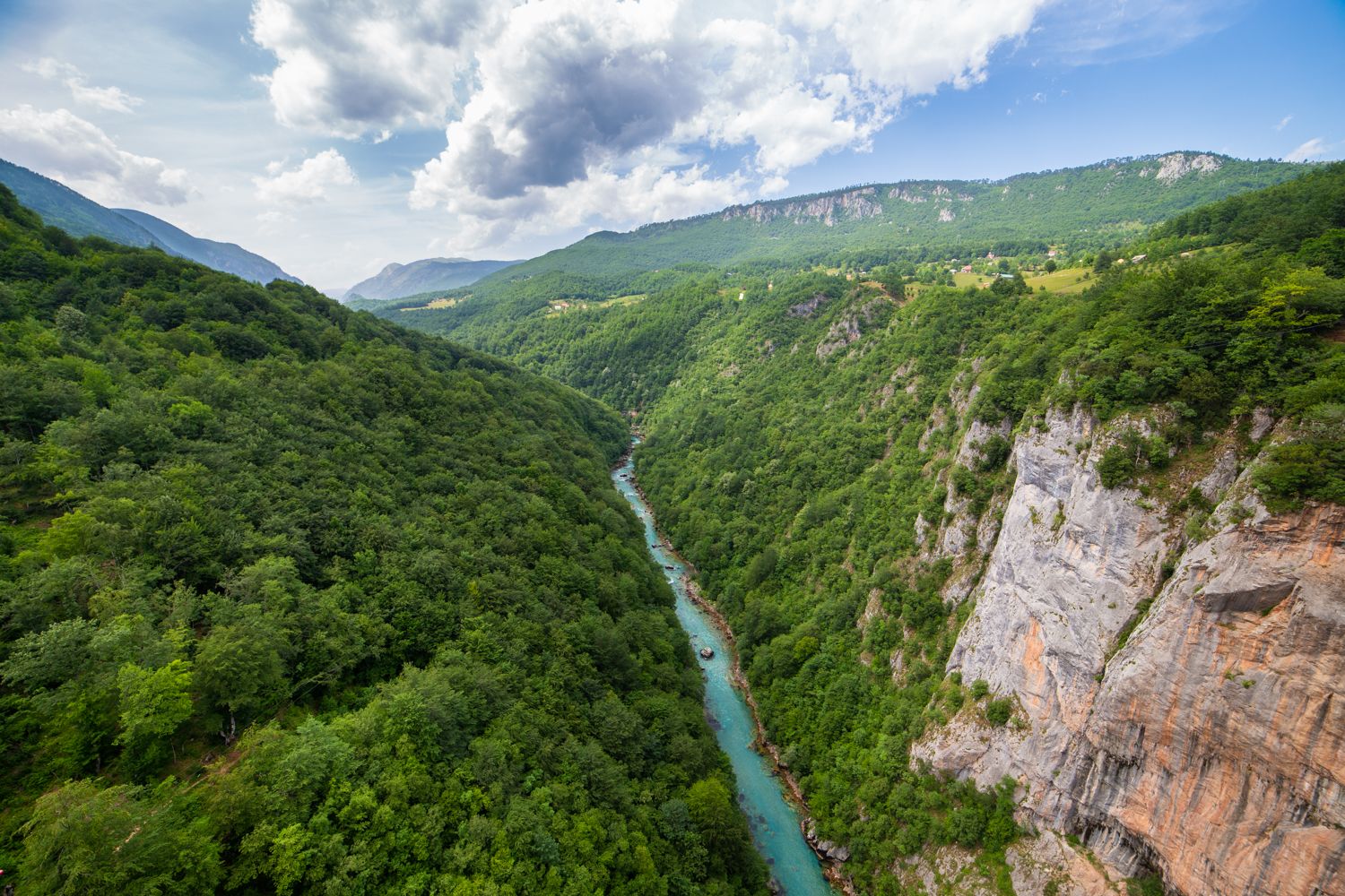 Каньон реки фото Каньон реки Тара. Photographer Andrey Bobrov