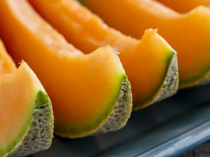 Канталупа что это за фрукт фото Colourful and sweet, cantaloupe is low in calories yet packed with essential nut