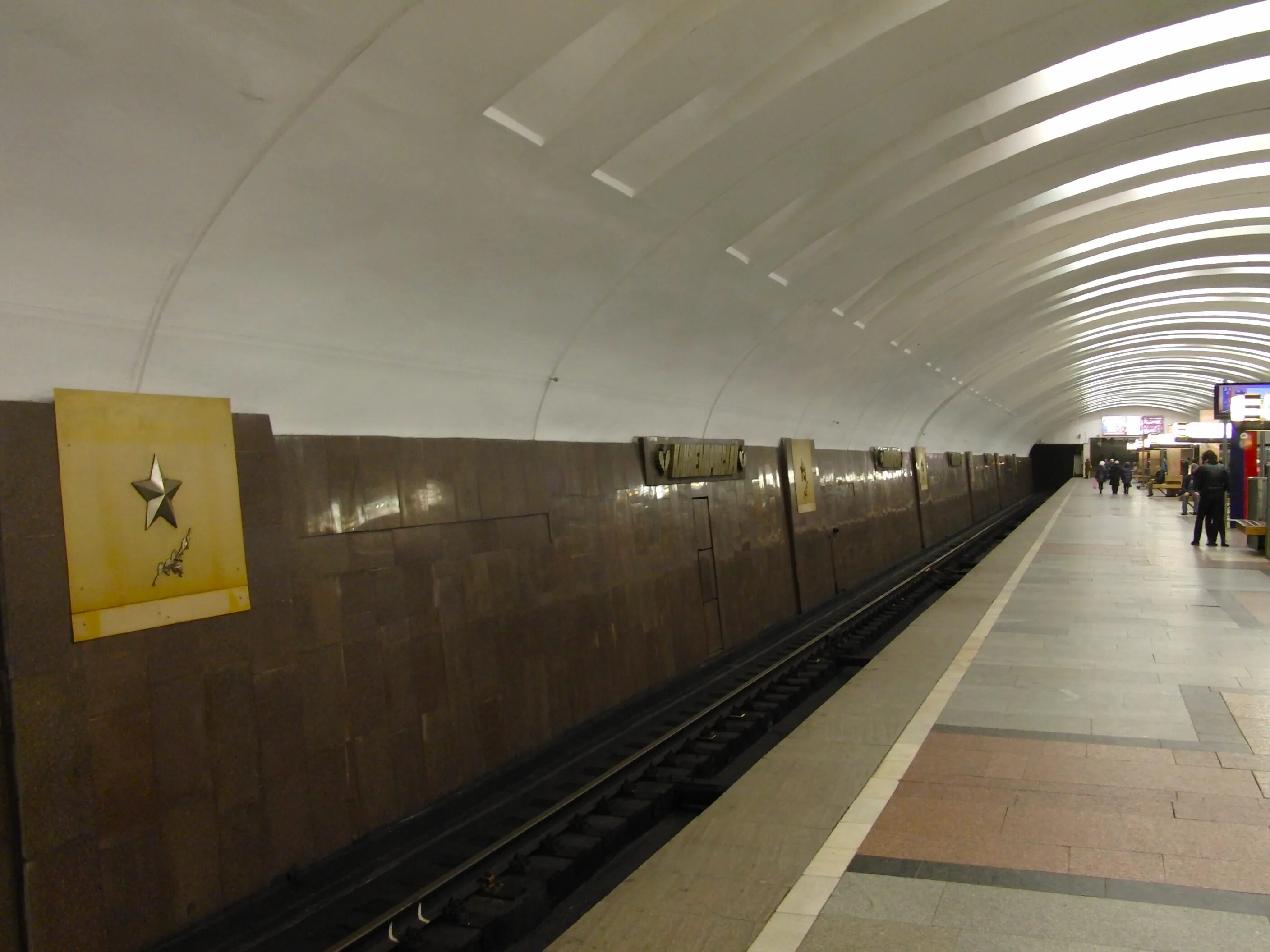 Кантемировская москва замоскворецкая линия метро кантемировская фото File:Kantemirovskaya (Кантемировская) (5411369618).jpg - Wikimedia Commons