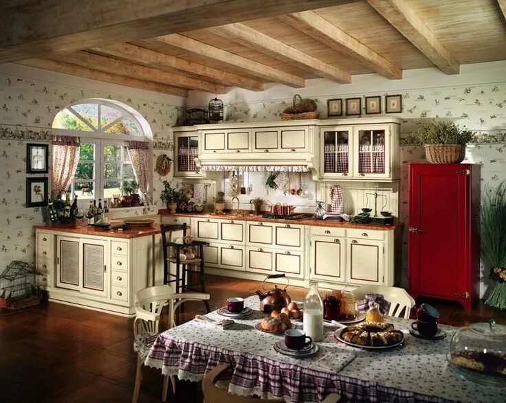 Кантри в интерьере кухни Fot. Lottocento. Kitchen decor, Italian kitchen cabinets, Diy kitchen decor