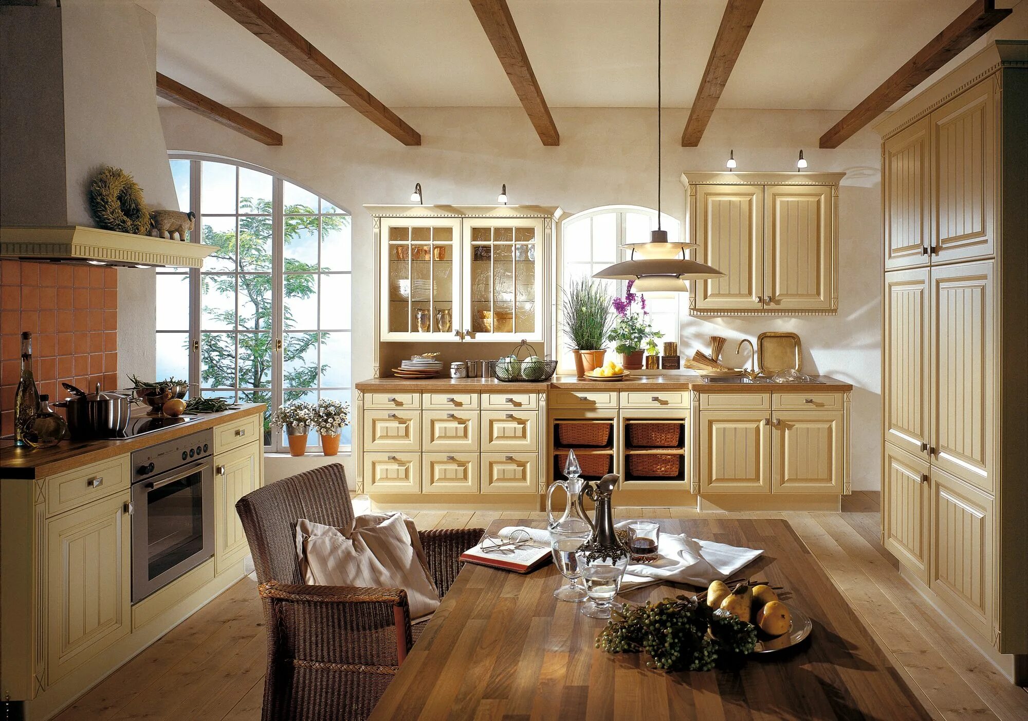 Кантри в интерьере кухни LA cuisine rustique par excellence ! Country kitchen, Traditional kitchen design