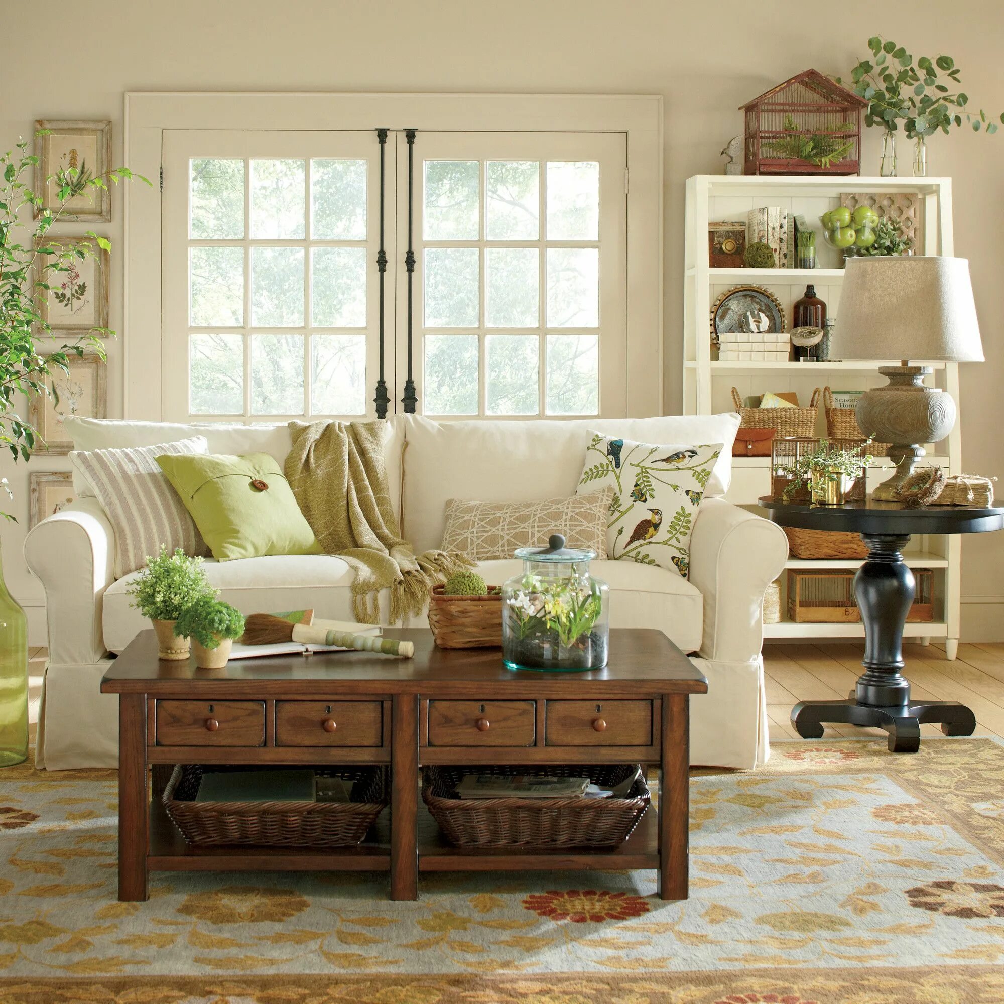 Кантри в интерьере квартиры гостиная Birch Lane Lena Pillow Cover Traditional design living room, Living room designs