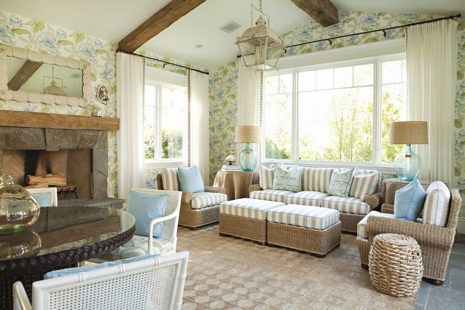Кантри в интерьере загородного дома фото Интерьер в стиле "Кантри" Furniture design, House of turquoise, Family room desi